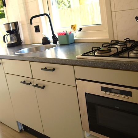 Gezellig Gemoderniseerd Chalet Op De Veluwe Putten Exterior foto