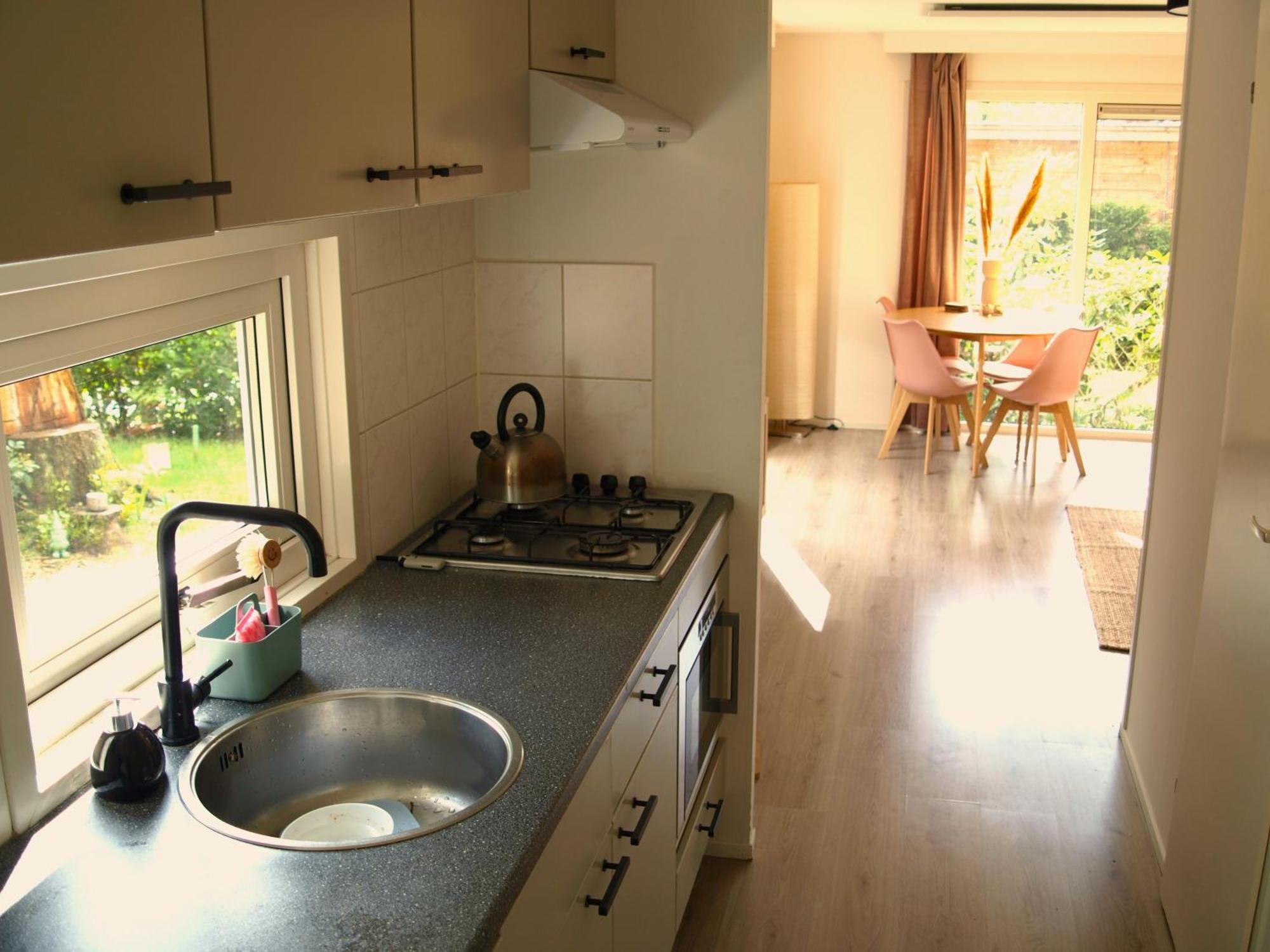 Gezellig Gemoderniseerd Chalet Op De Veluwe Putten Exterior foto